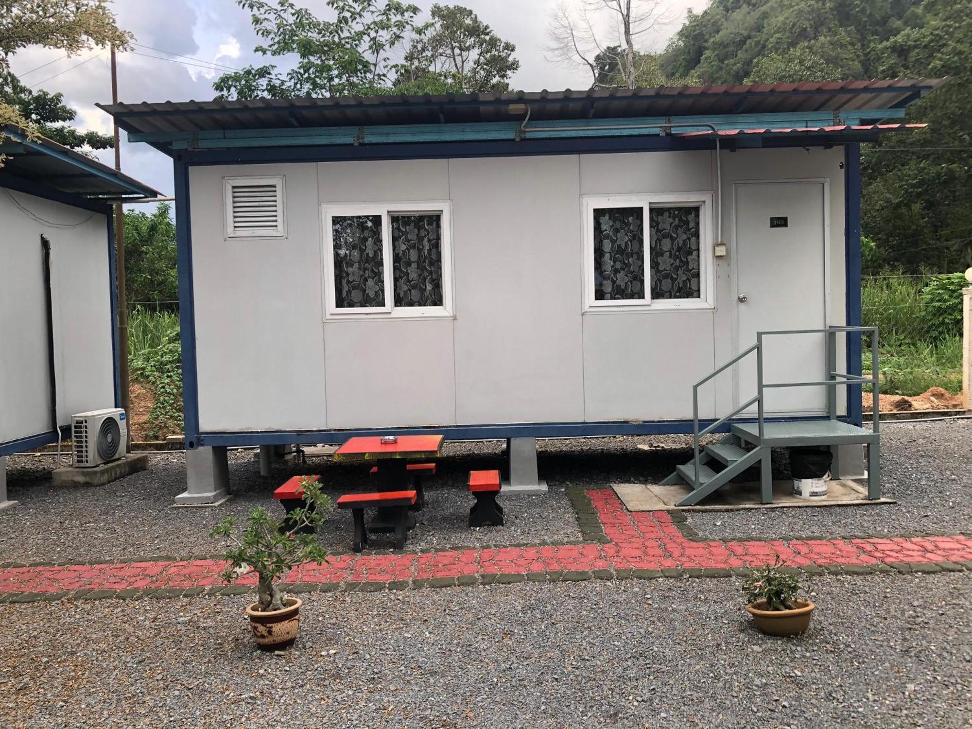 Guest House Gua Kelam Kaki Bukit Zewnętrze zdjęcie